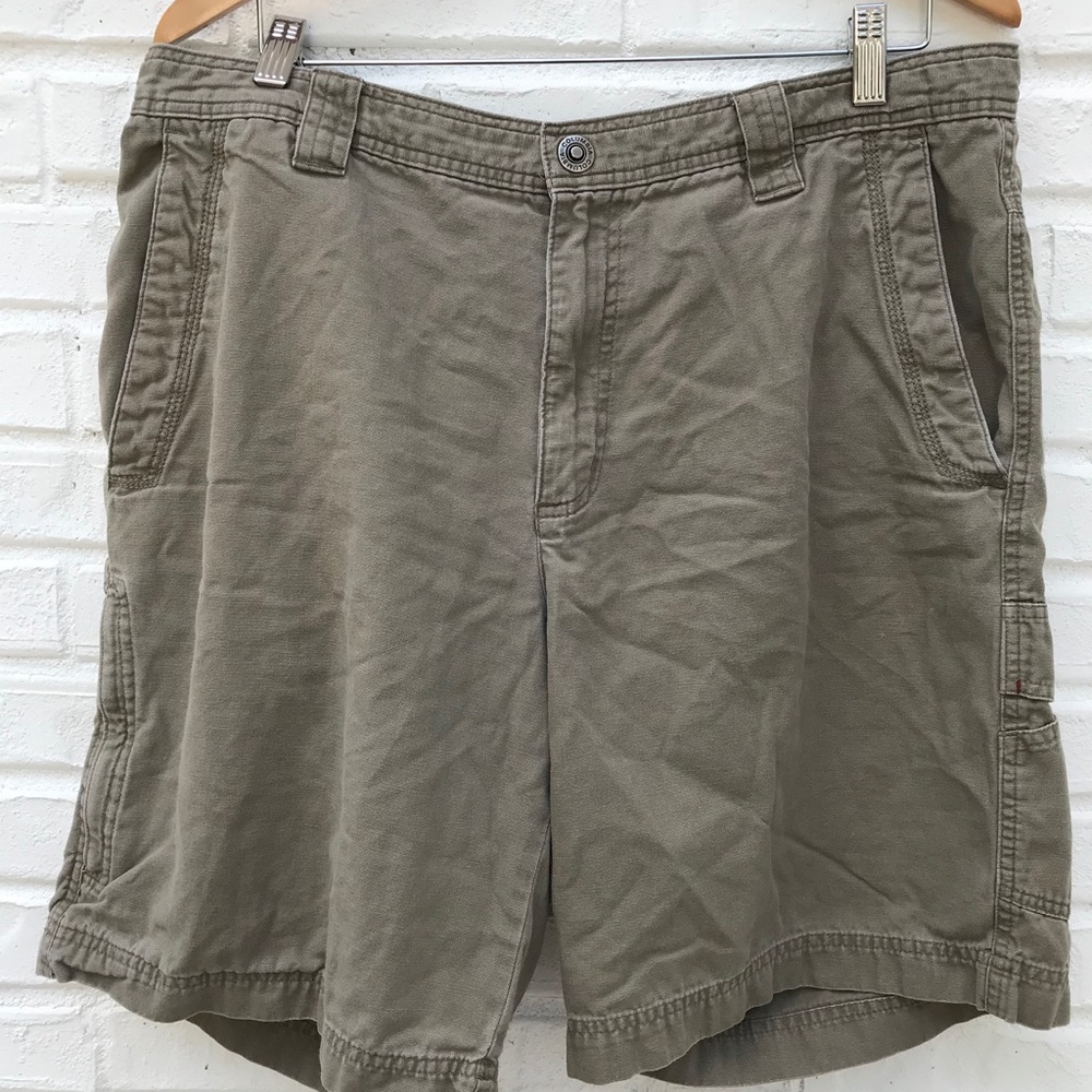 Columbia Omni-Shield cargo shorts, size 36, clay